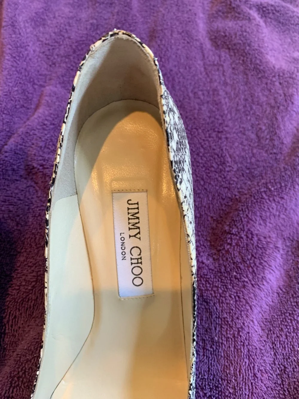 Jimmy Choo Cream/Black Snakeprint/Leather Pumps sz 39
